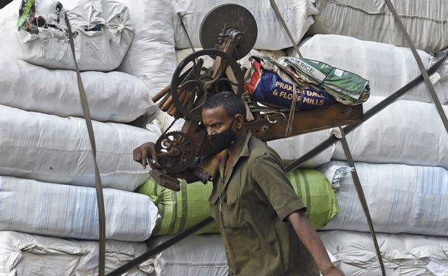 Centre Launches E-Shram Portal To Register 38 Crore Unorganised Workers