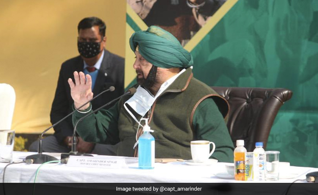 "जान गंवाने वाले अन्नदाताओं को श्रद्धांजलि" : किसान आंदोलन के बीच पंजाब के CM अमरिंदर सिंह की सर्वदलीय बैठक