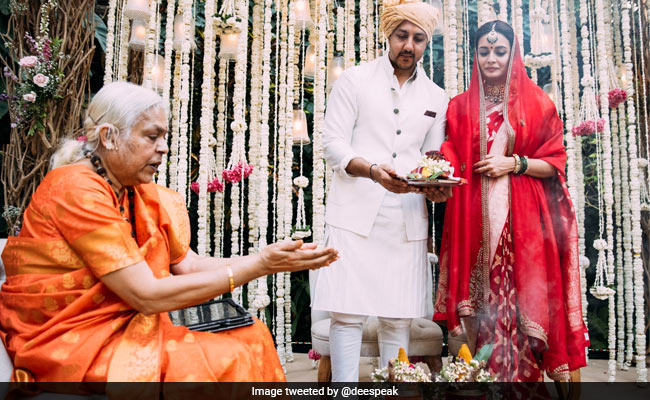 Dia Mirza's Shout Out To Woman Priest Who Conducted Her Wedding: "Together We Can Rise Up"