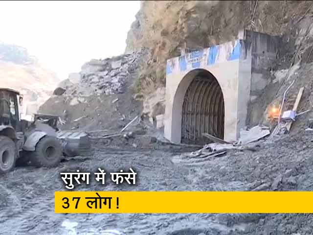उत्तराखंड : सुरंग में फंसे लोगों को बचाने के लिए अभियान जारी