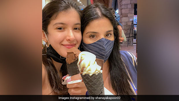 Maheep And Shanaya Kapoor's Lunch Date Was Filled With Yummy Goodies (See Pics)