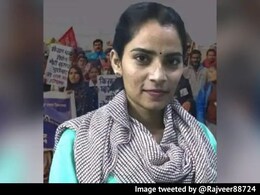 जेल में बंद एक्टिविस्ट नवदीप कौर से मिलने गए थे AAP के नेता, लौटाए गए, खट्टर को बताया 'हिटलर' जेल में बंद एक्टिविस्ट नवदीप कौर से मिलने गए थे AAP के नेता, लौटाए गए, खट्टर को बताया 'हिटलर'