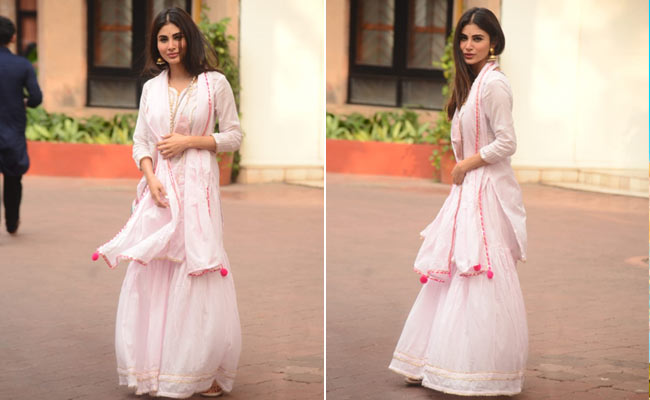 Mouni Roy Thinks Pink As She Heads Out In A Stylish <i>Sharara</i>
