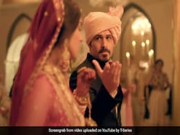 Lut Gaye Song: इमरान हाशमी के गाने 'लुट गए' का जबरदस्त धमाल, टॉप मॉडल संग खूब जम रही जोड़ी- देखें Video Lut Gaye Song: इमरान हाशमी के गाने 'लुट गए' का जबरदस्त धमाल, टॉप मॉडल संग खूब जम रही जोड़ी- देखें Video