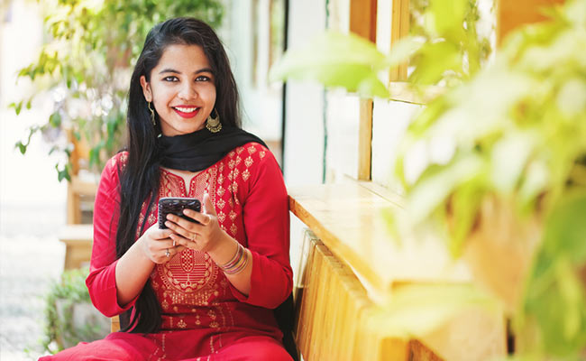 Add Dazzle To Your Ethnic Style With These Stunning Kurtas