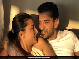 Bigg Boss 14: एजाज खान हुए घर से बाहर, तो पवित्रा पुनिया फोटो शेयर कर बोलीं- Trophy तो मेरे पास ही है Bigg Boss 14: एजाज खान हुए घर से बाहर, तो पवित्रा पुनिया फोटो शेयर कर बोलीं- Trophy तो मेरे पास ही है