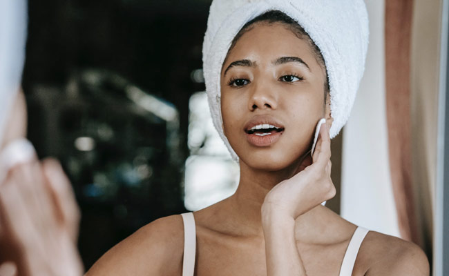 Bid Goodbye To Chapped Lips With These Lip Scrubs