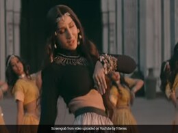Nora Fatehi का गाना 'Chhod Denge' हुआ रिलीज, जोरदार डांस और एक्सप्रेशन से जीता फैन्स का दिल- देखें Video Nora Fatehi का गाना 'Chhod Denge' हुआ रिलीज, जोरदार डांस और एक्सप्रेशन से जीता फैन्स का दिल- देखें Video