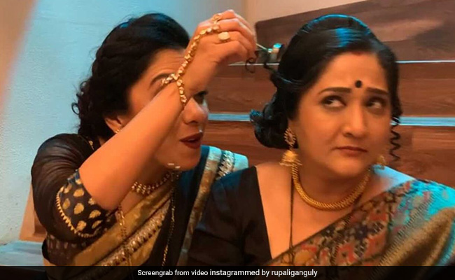 Anupamaa ने शम्मी कपूर स्टाइल में किया धमाकेदार डांस, Video शेयर कर बोलीं-  जब हम थक जाते हैं तो उठकर डांस करते हैं... Anupamaa ने शम्मी कपूर स्टाइल में किया धमाकेदार डांस, Video शेयर कर बोलीं-  जब हम थक जाते हैं तो उठकर डांस करते हैं...