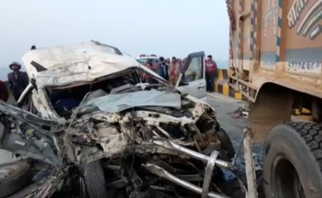 बिहार : कटिहार में भीषण सड़क हादसा, छह की मौत, तीन घायल गंभीर