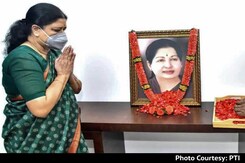 "As Amma Wished, AIADMK Should Contest Polls With Us": VK Sasikala "As Amma Wished, AIADMK Should Contest Polls With Us": VK Sasikala