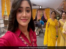 'ये रिश्ता क्या कहलता है' की नायरा यानी Shivangi Joshi को चढ़ा 'शू-रिंग' का शौक, सेट पर करने लगीं कुछ ऐसा- देखें Video 'ये रिश्ता क्या कहलता है' की नायरा यानी Shivangi Joshi को चढ़ा 'शू-रिंग' का शौक, सेट पर करने लगीं कुछ ऐसा- देखें Video