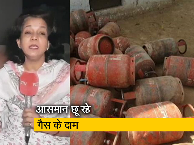 राजस्थान : महंगा हुआ सिलेंडर तो चूल्हे पर बन रहा खाना
