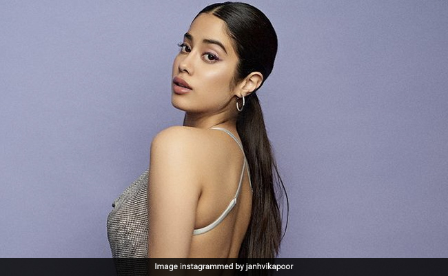 Janhvi Kapoor Gives Us A Dose Of Glam In This Stunning Backless Look