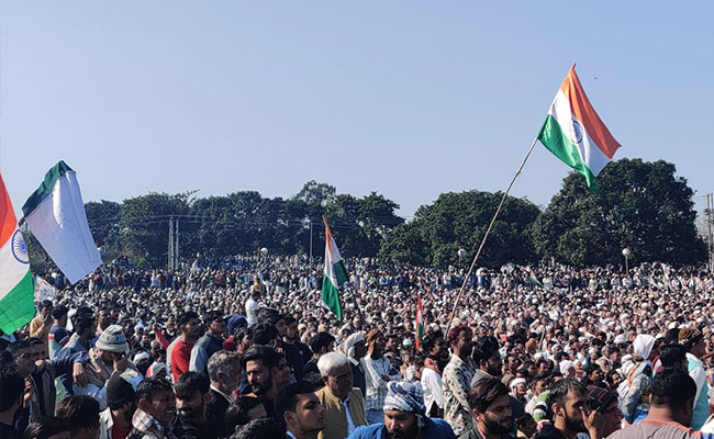 Farmers Defy Order, Gather For <i>Panchayat</i> In UP's Shamli