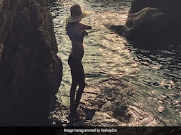 लीजा हेडन तीसरी बार बनने वाली हैं मम्मी, Beach पर बेबी बंप फ्लॉन्ट करती आईं नजर- देखें Photo लीजा हेडन तीसरी बार बनने वाली हैं मम्मी, Beach पर बेबी बंप फ्लॉन्ट करती आईं नजर- देखें Photo