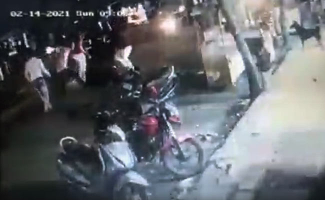 मुंबई: नालासोपारा में युवक पर जानलेवा हमला, दिल दहला देने वाली CCTV फुटेज आई सामने