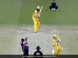 Abu Dhabi T20: एक मिनट के Video में देखें Chris Gayle का तूफान, 22 गेंदों में ठोक दिए 84 रन Abu Dhabi T20: एक मिनट के Video में देखें Chris Gayle का तूफान, 22 गेंदों में ठोक दिए 84 रन