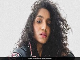जॉनी लीवर की बेटी जेमी लीवर ने 'मुकाबला' पर किया डांस, फैन्स बोले- आलिया-अनन्या से सौ गुना बेहतर- देखें Video जॉनी लीवर की बेटी जेमी लीवर ने 'मुकाबला' पर किया डांस, फैन्स बोले- आलिया-अनन्या से सौ गुना बेहतर- देखें Video