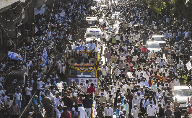 BJP Calls Out AAP's Surat Celebration, Arvind Kejriwal Responds