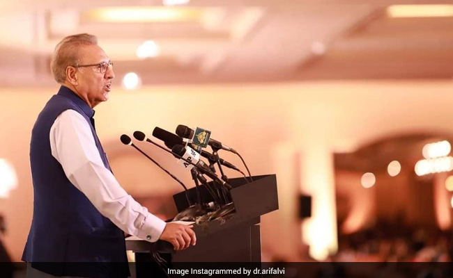 Pakistan: राष्ट्रपति ने ली अचानक छुट्टी, टला नए मंत्रीमंडल का शपथग्रहण समारोह