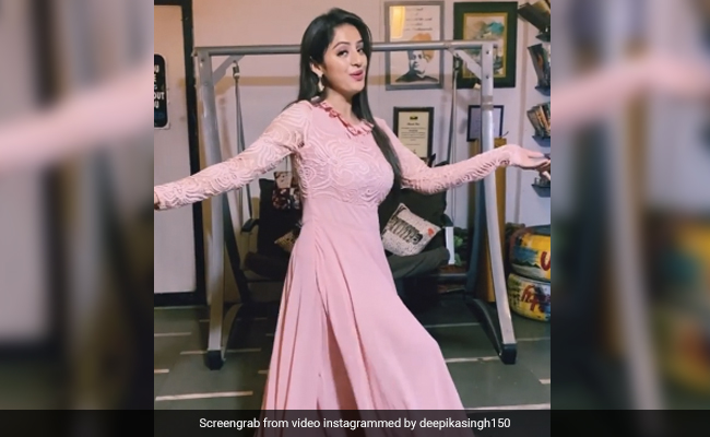 दीपिका सिंह ने पिंक ड्रेस में ध्वनि भानुशाली के गाने पर यूं किया डांस, Video हो रहा है वायरल