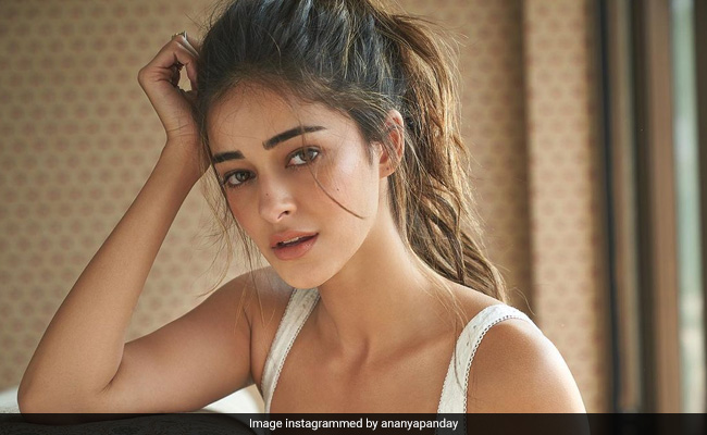 Ananya Panday ने इंस्टाग्राम पर शेयर किया ग्लैमरस फोटोशूट, बोलीं- जाओ, अपने वीडियो गेम खेलो...