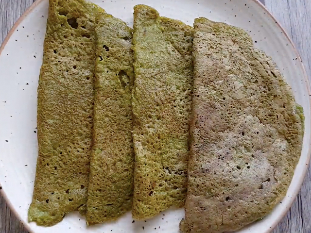 How To Make Palak Dosa | Easy Palak Dosa Recipe Video
