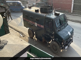 उमर अब्दुल्ला का आरोप- परिवार को फिर किया गया नजरबंद, ट्वीट कर बोले- 'यह आपका लोकतंत्र है' उमर अब्दुल्ला का आरोप- परिवार को फिर किया गया नजरबंद, ट्वीट कर बोले- 'यह आपका लोकतंत्र है'