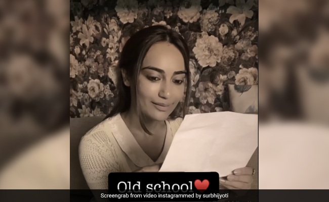 सुरभि ज्योति ने वैलेंटाइन डे से पहले शेयर किया Video, ब्लैक एंड व्हाइट और कलरफुल अंदाज में किया इश्क का इजहार