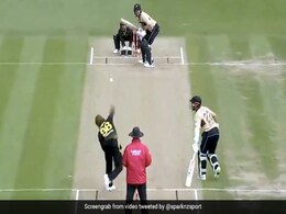 NZ vs AUS: ज़ैम्पा की गेंद पर मार्टिन गप्टिल ने जड़ा तूफानी छक्का, स्टेडियम के पार चली गई गेंद - देखें Video NZ vs AUS: ज़ैम्पा की गेंद पर मार्टिन गप्टिल ने जड़ा तूफानी छक्का, स्टेडियम के पार चली गई गेंद - देखें Video