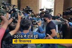 कंगना रनौत ई-मेल विवाद: बयान दर्ज कराने पहुंचे ऋतिक रोशन कंगना रनौत ई-मेल विवाद: बयान दर्ज कराने पहुंचे ऋतिक रोशन