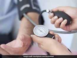 High Blood Pressure: ब्लड प्रेशर बढ़ने से होता है सिरदर्द और बैचेनी तो खाना शुरू कीजिए ये 5 चीजें, हार्ट भी रहेगा हेल्दी High Blood Pressure: ब्लड प्रेशर बढ़ने से होता है सिरदर्द और बैचेनी तो खाना शुरू कीजिए ये 5 चीजें, हार्ट भी रहेगा हेल्दी