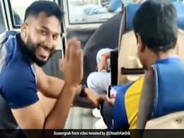 IPL Auction 2021: प्रीति जिंटा ने करोड़ों में खरीदा, तो शाहरुख खान ने बस में ऐसे मनाया जश्न - देखें Video IPL Auction 2021: प्रीति जिंटा ने करोड़ों में खरीदा, तो शाहरुख खान ने बस में ऐसे मनाया जश्न - देखें Video