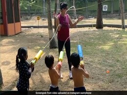Sunny Leone के बच्चों ने मम्मी के साथ खेली Holi, पिचकारी से यूं फेंका पानी- देखें Video Sunny Leone के बच्चों ने मम्मी के साथ खेली Holi, पिचकारी से यूं फेंका पानी- देखें Video