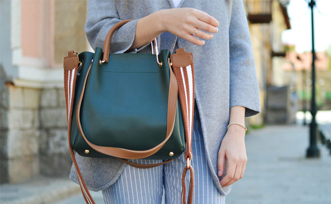 You Will Want To Add These Stylish Totes To Your Closet