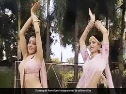 Monalisa ने 'चुनरी-चुनरी' गाने पर किया शानदार डांस, देखें Video Monalisa ने 'चुनरी-चुनरी' गाने पर किया शानदार डांस, देखें Video