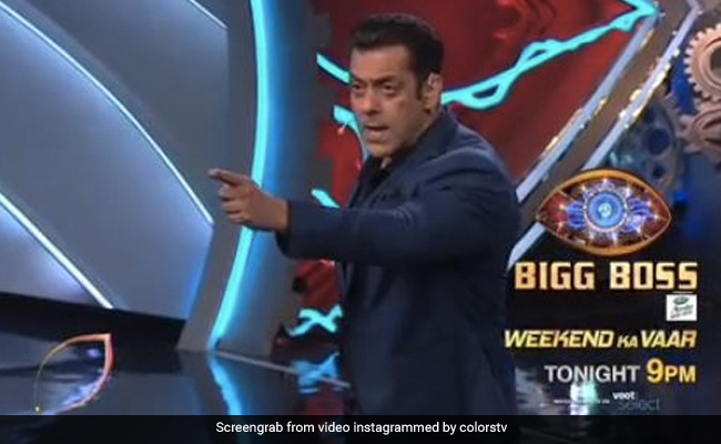 Bigg Boss 14: Salman Khan को आया गुस्सा, चिल्लाते हुए बोले- क्या मैं यह कंटेंट के लिए कर रहा हूं...