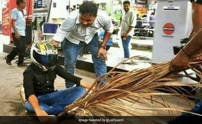 Petrol की कीमतों ने लगाया शतक, तो लोगों ने की Memes की बरसात, बने ऐसे मजेदार Jokes