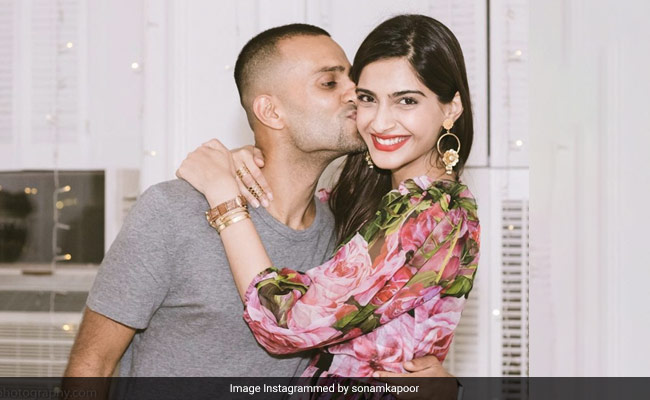 Sonam Kapoor's Throwback To The Time When Anand Ahuja Proposed To Her