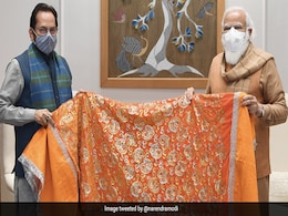 PM Modi Offers "<i>Chadar</i>" For Ajmer Sharif PM Modi Offers "<i>Chadar</i>" For Ajmer Sharif