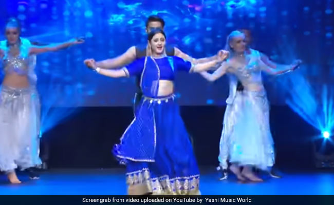 Rashami Desai ने भोजपुरी गाने पर किया लाजवाब डांस, गोविंदा ने भी खूब बजाई ताली- देखें Video