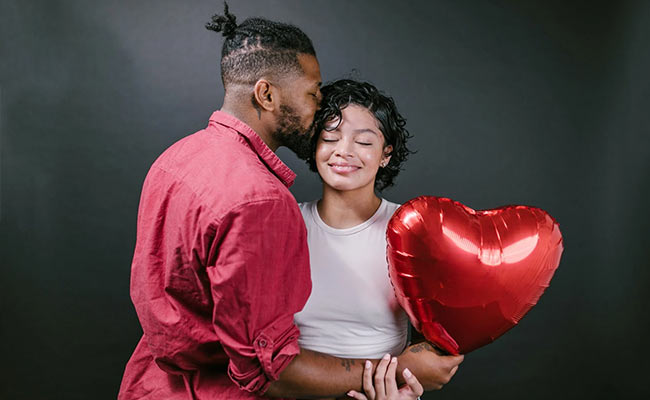 Valentine's Day 2021: 15 Amazing Gifts To Make This Occasion Special