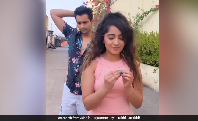 चिंकी मिंकी को एक्टर ने किया प्रपोज तो हाथ से छीन ली रिंग, पीछे मुड़कर यूं दिया रिएक्शन- देखें Video