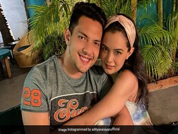 Aditya Narayan's Caption For Pic With Wife Shweta Agarwal Is Pure Couple Goals Aditya Narayan's Caption For Pic With Wife Shweta Agarwal Is Pure Couple Goals