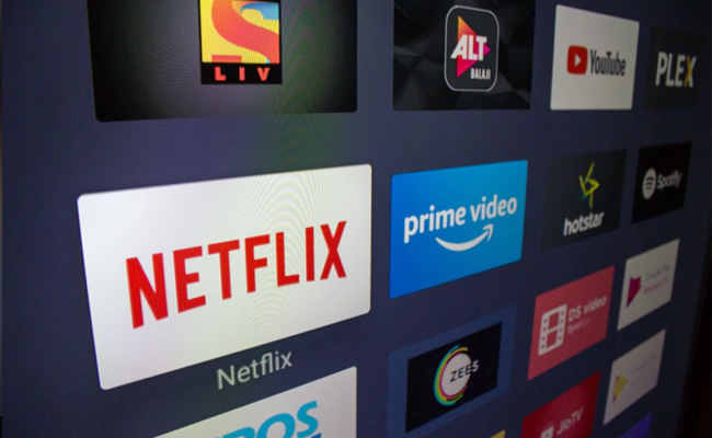 ओटीटी मंचों को विनियमित करने के लिए ‘कुछ कदम’ उठाने को लेकर विचार कर रहे हैं : केन्द्र