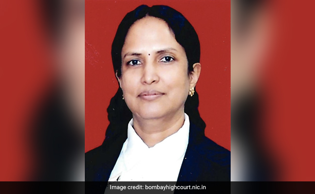 विवादास्पद फैसला देने वालीं बॉम्बे हाईकोर्ट की जज का कार्यकाल एक वर्ष के लिए बढ़ाया गया