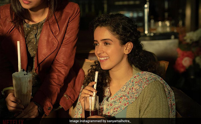 <I>Pagglait</i> Review: Sanya Malhotra Takes To The Role Of A Young Widow Like A Fish To Water