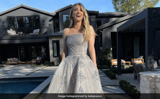 Golden Globes 2021: How To Make A Virtual Red Carpet High Fashion