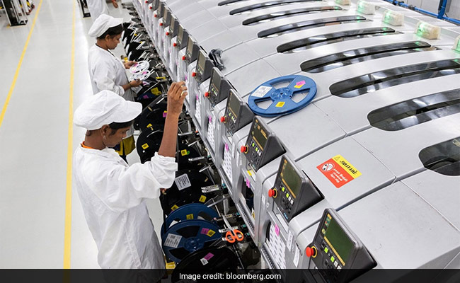 PM Modi's 'Self-Reliant India' Attracts Apple, Amazon, Tesla